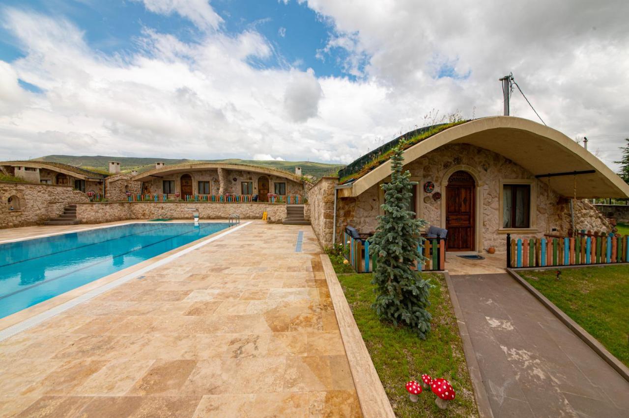Cappadocia Hobbit House Hotel Nevsehir Exterior photo